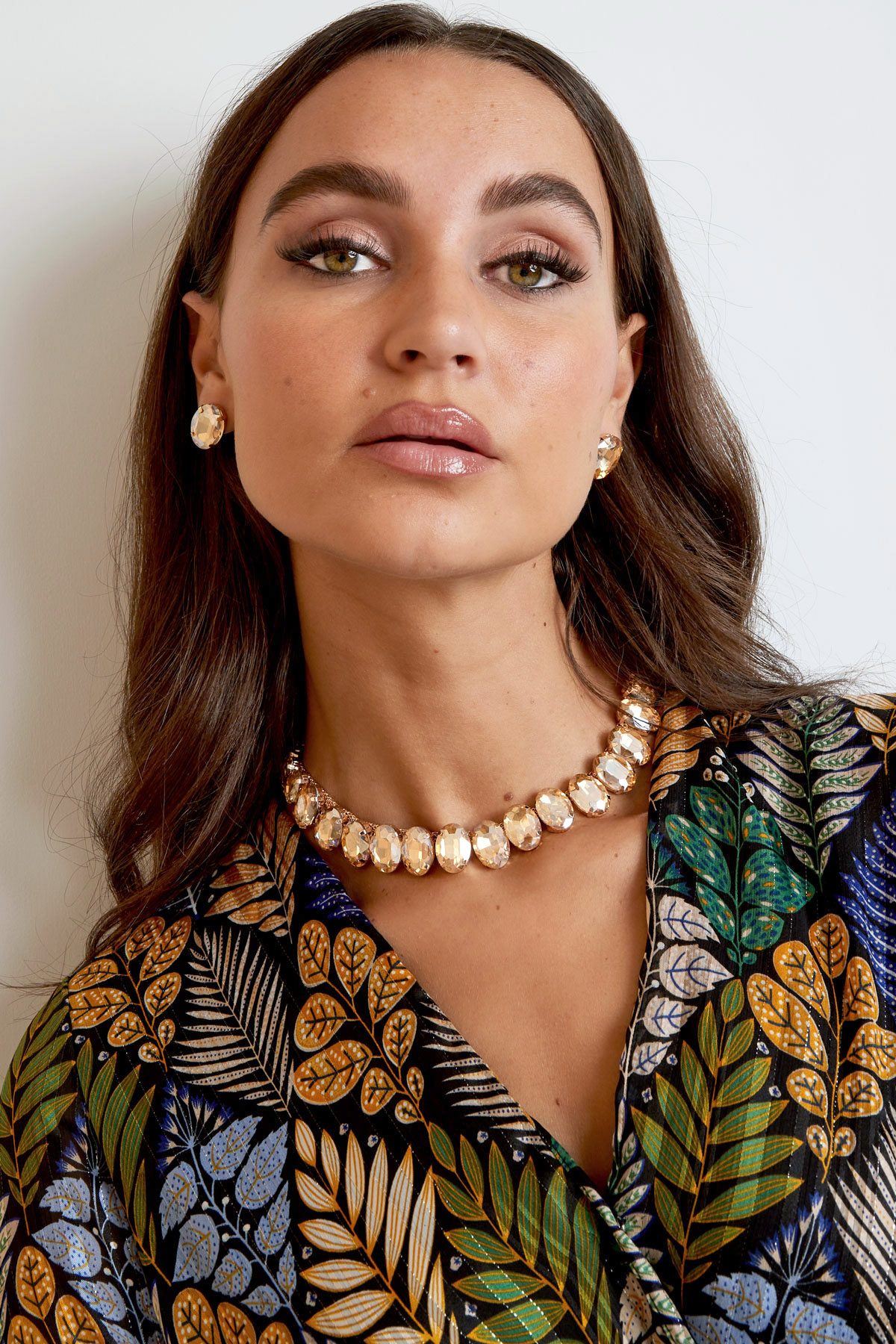 Halskette mit großen ovalen Perlen – mehrfarbig Bild2